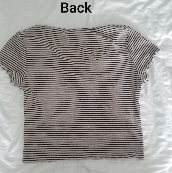 Small, light pink, light grey, white and black ruffly top. - Picture 2 of 9